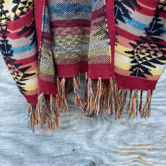🍩 American Eagle Outfitters Aztec Print Open Front Poncho - Picture 8 of 8